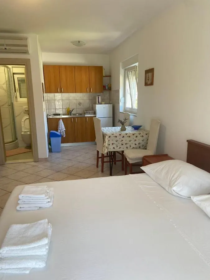 House Mare Apartment Trogir 0*,